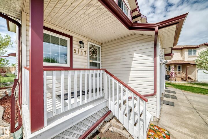Property Photo: 9147 165 Avenue NW AB T5Z 3H7