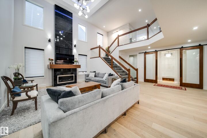 Property Photo: 4416 Suzanna Crescent SW AB T6X 0Y4