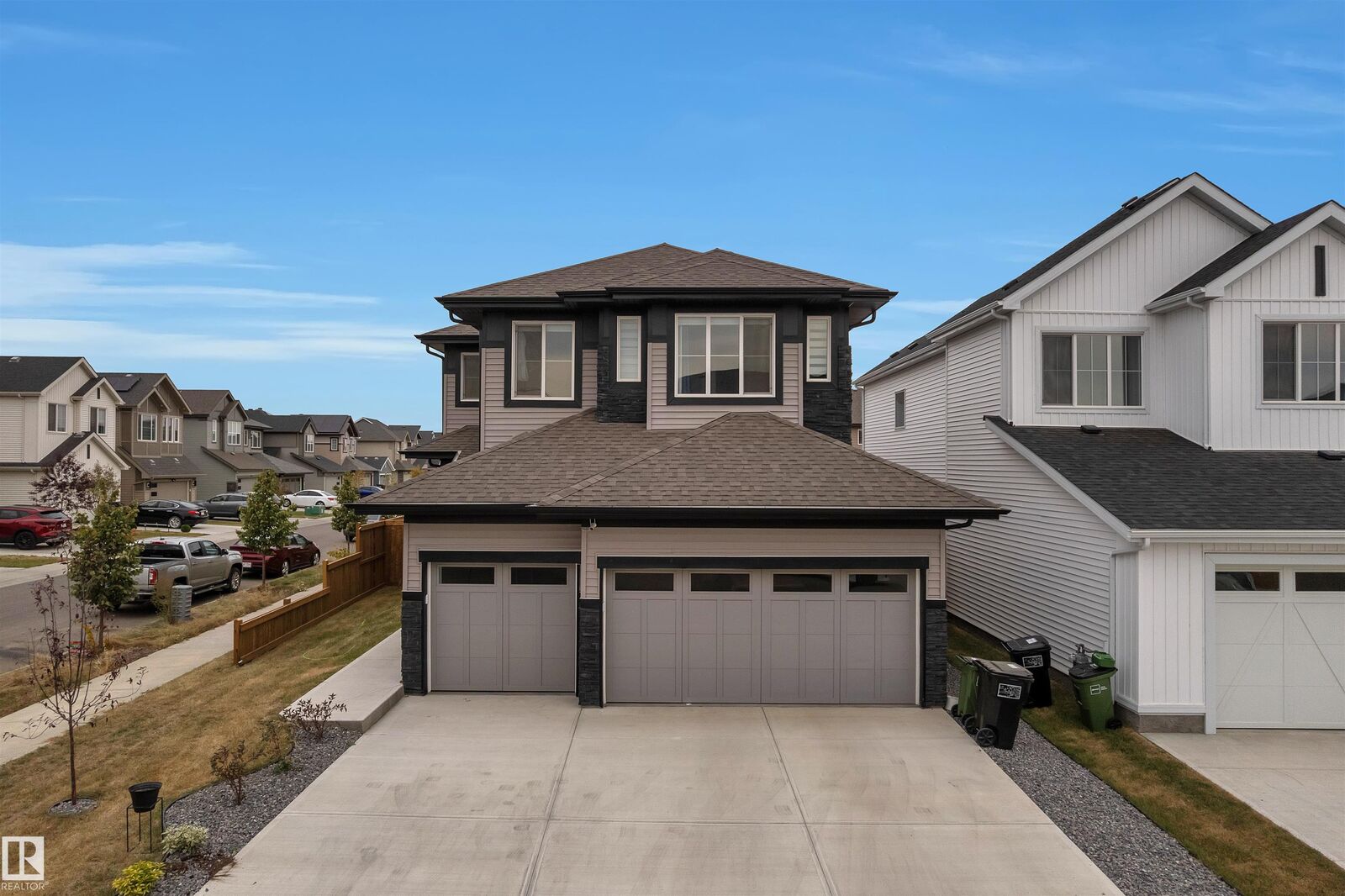 Property Photo:  22534 98A Avenue NW  AB T5T 7R7 