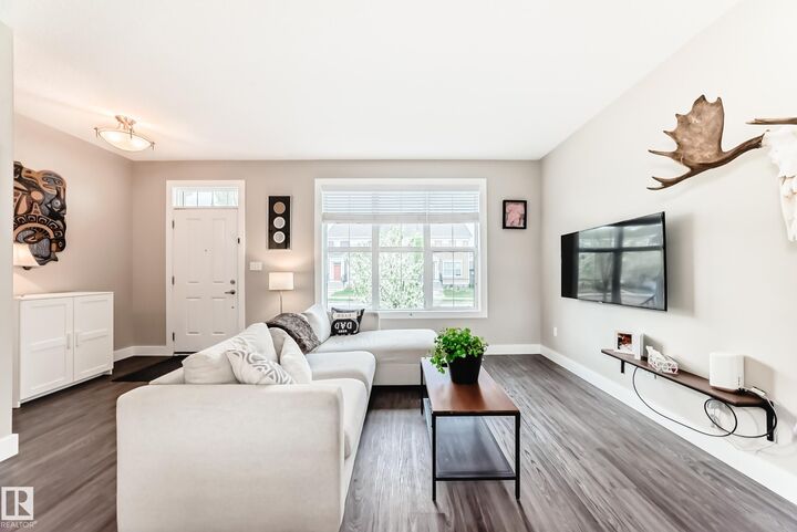 Property Photo:  2125 24 Street NW  AB T6T 0Y4 