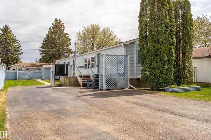 Property Photo:  5329 54 Street  AB T9M 1W2 