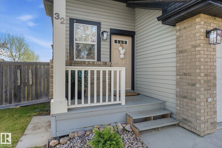Property Photo:  32 Vista Street  AB T7X 4P6 