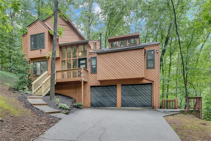 Property Photo: 1820 Cedar Cliff Drive SE GA 30080