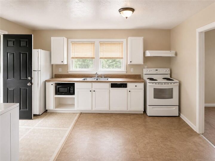 Property Photo:  2173 Castlewood Street  GA 30334 