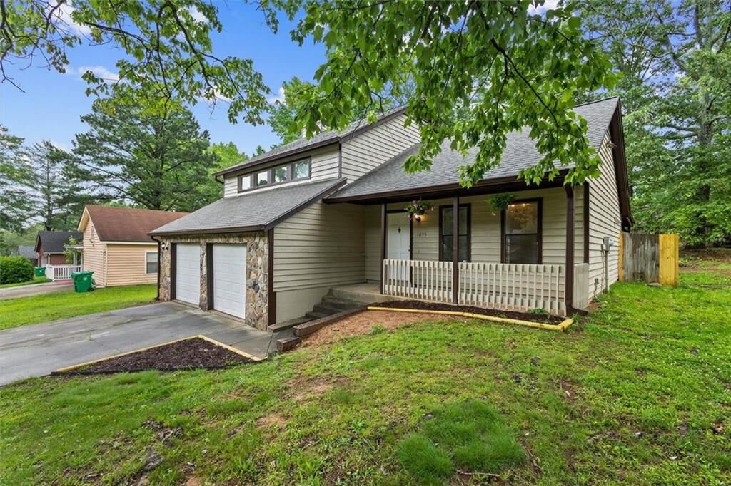 Property Photo: 1055 Chapman Lane GA 30088
