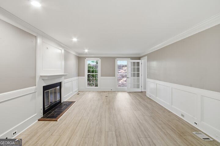 Property Photo:  4003 Oakview Court  GA 30005 