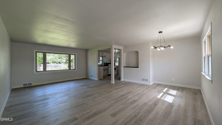 Property Photo:  904 Anderson Street  ND 58501 