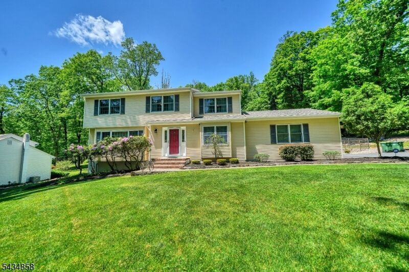 Property Photo: 44 Nestlingwood Drive NJ 07853