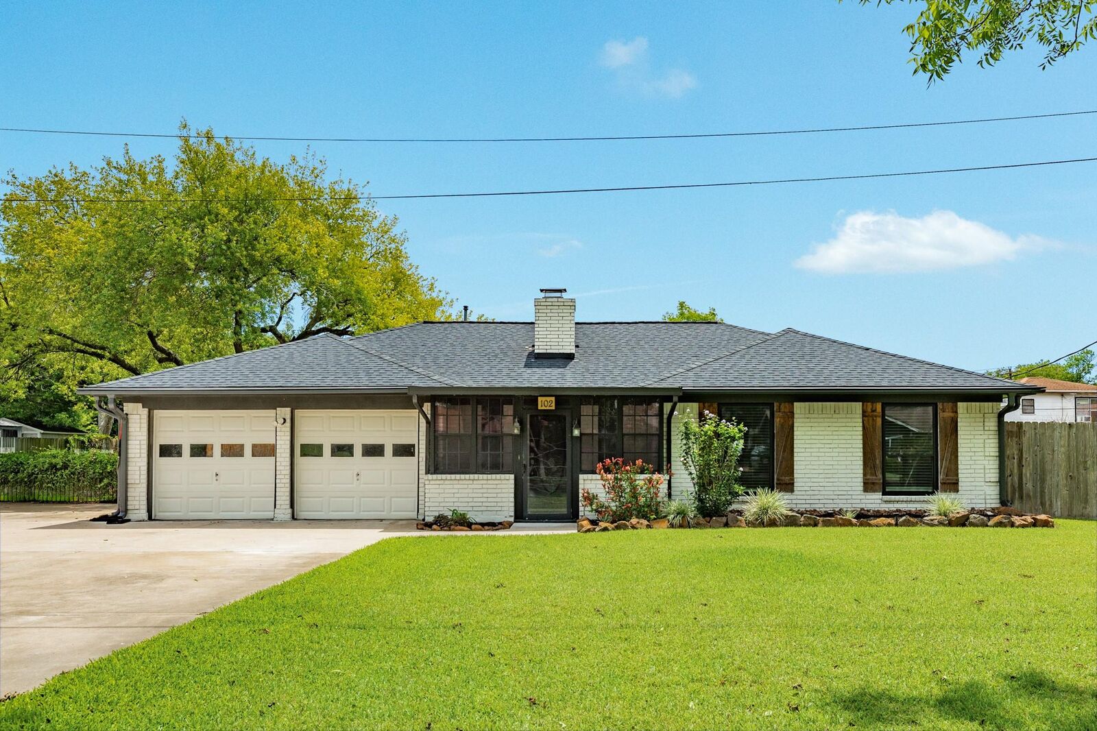 Property Photo: 102 Turner Street TX 77531