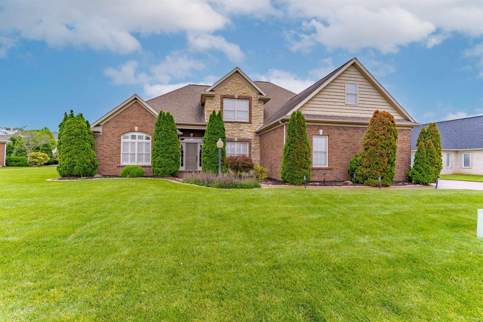 Property Photo:  2084 Long Cove Circle  IN 47630-8413 