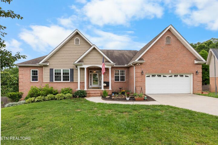 Property Photo: 8111 Campbells Point Rd TN 37721