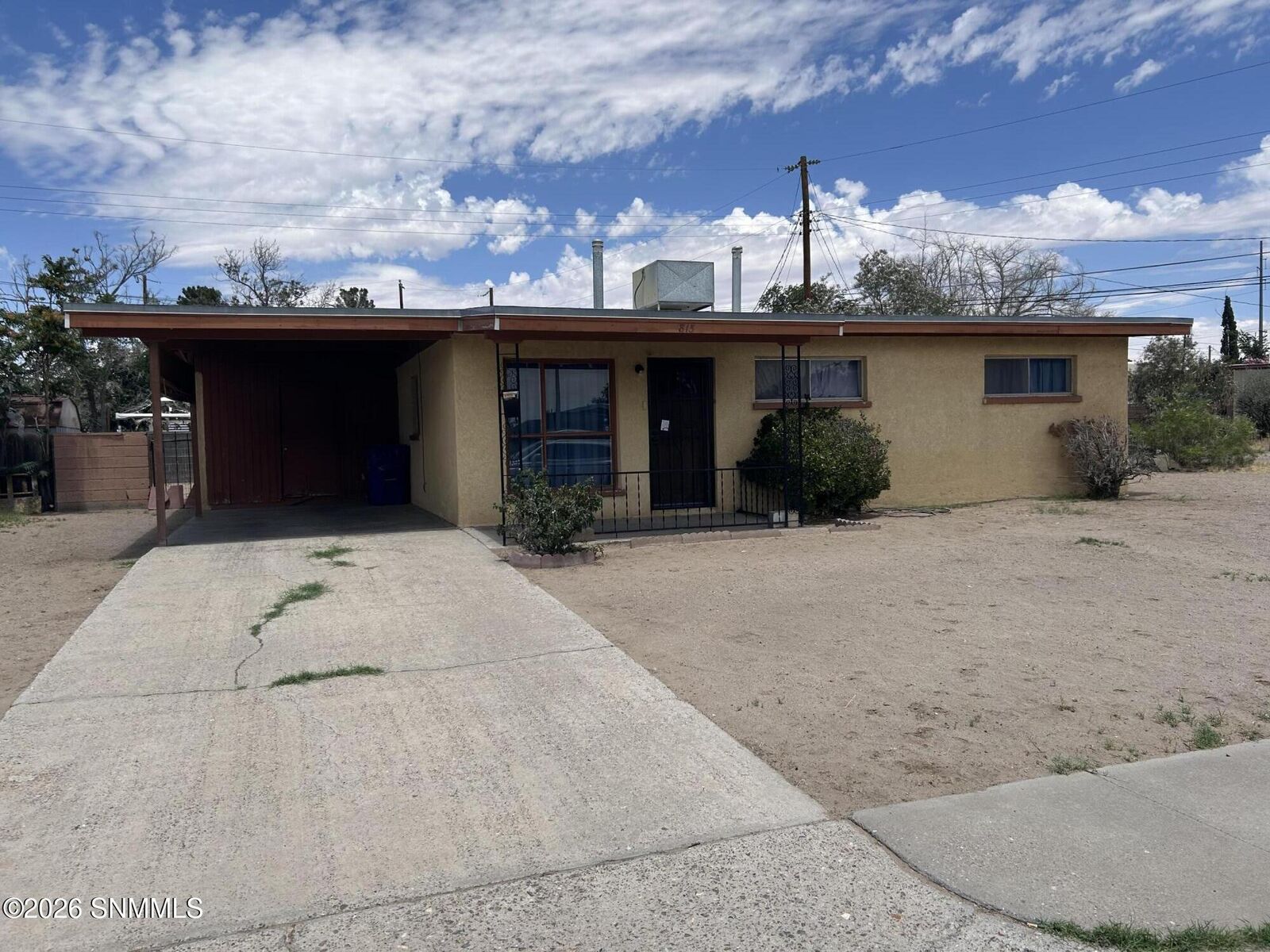 Property Photo:  815 Montana Avenue  NM 88001 