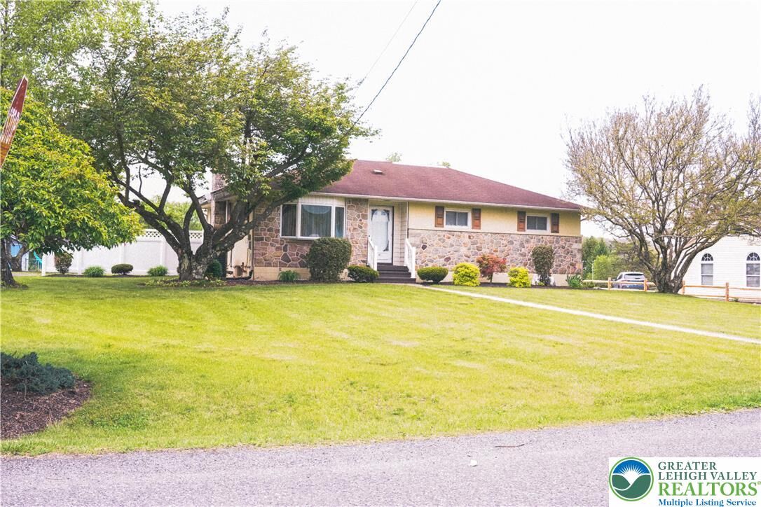 Property Photo:  13 Craig Road  PA 18235 