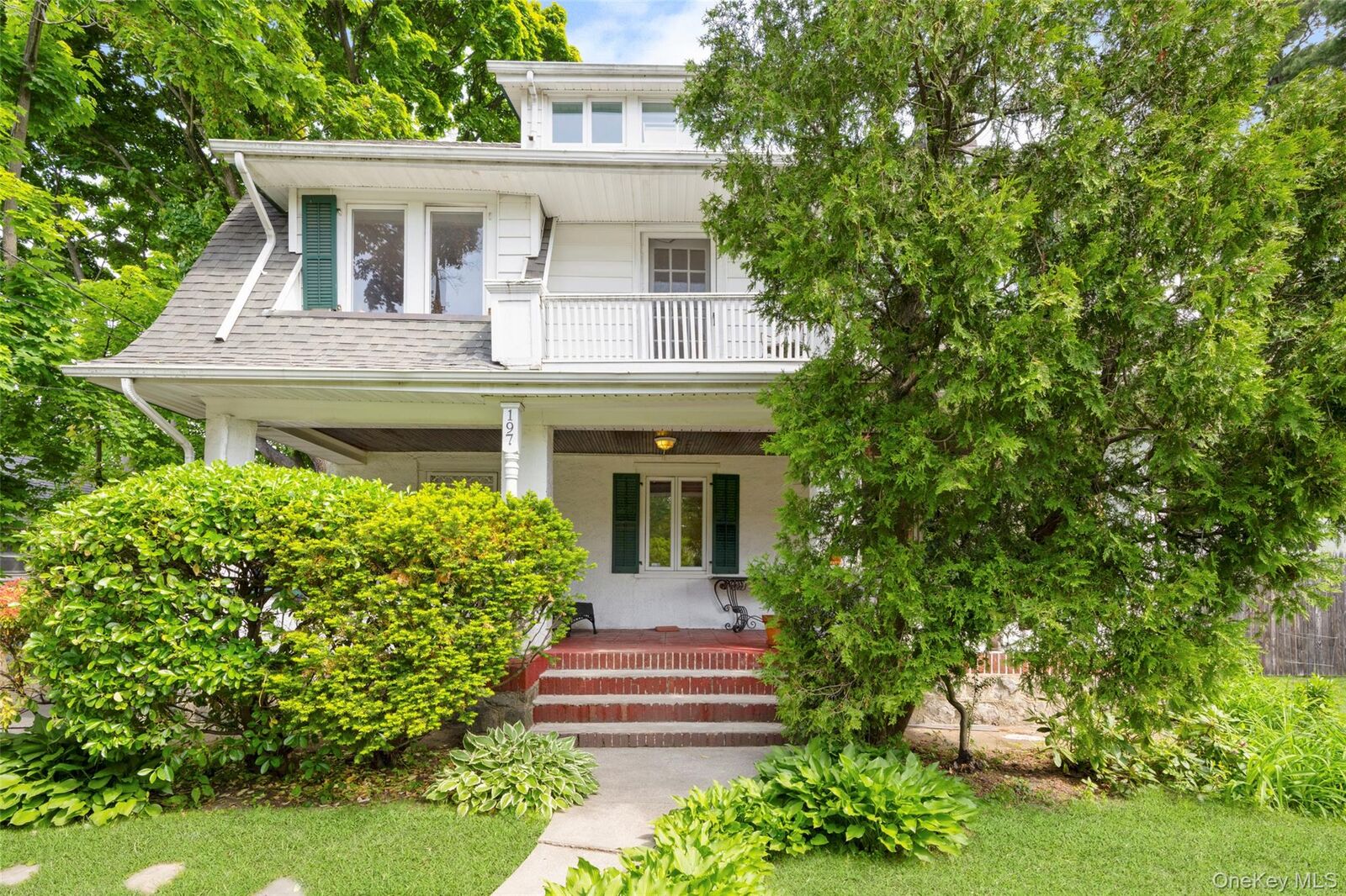 Property Photo:  197 Coligni Avenue  NY 10801 