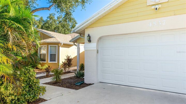 Property Photo: 4537 S Lockwood Ridge Road FL 34231