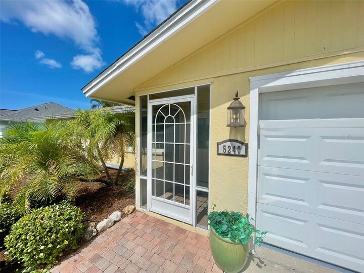 Property Photo: 5240 Drew Road FL 34293