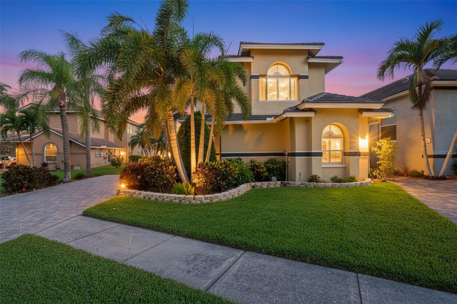 Property Photo:  831 Symphony Isles Boulevard  FL 33572 