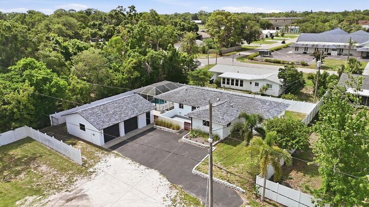 Property Photo: 201 Honore Avenue FL 34232