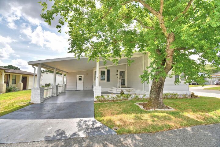 Property Photo: 4960 Goldenview Lane FL 33811