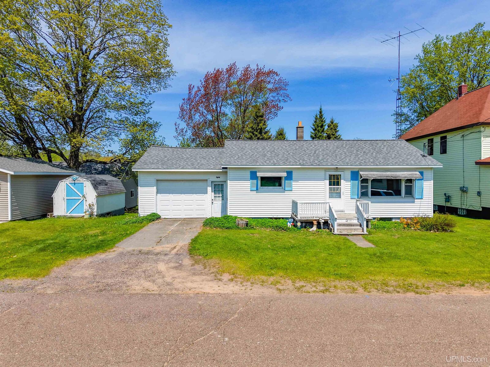 Property Photo: 80 3rd Street MI 49963