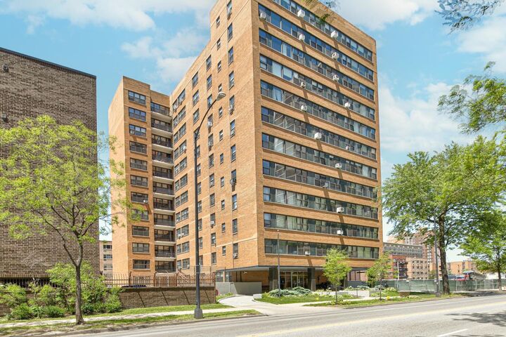 Property Photo:  6118 N Sheridan Road 106  IL 60660 