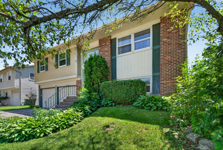 Property Photo:  1485 Westbury Drive  IL 60192 