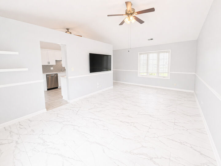Property Photo:  828 Huron Court  IL 60188 