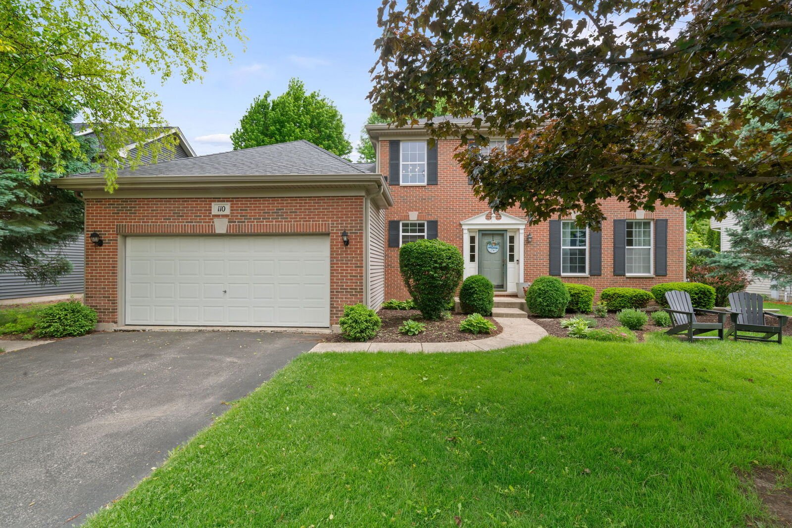 Property Photo: 110 Saint Germain Place IL 60175