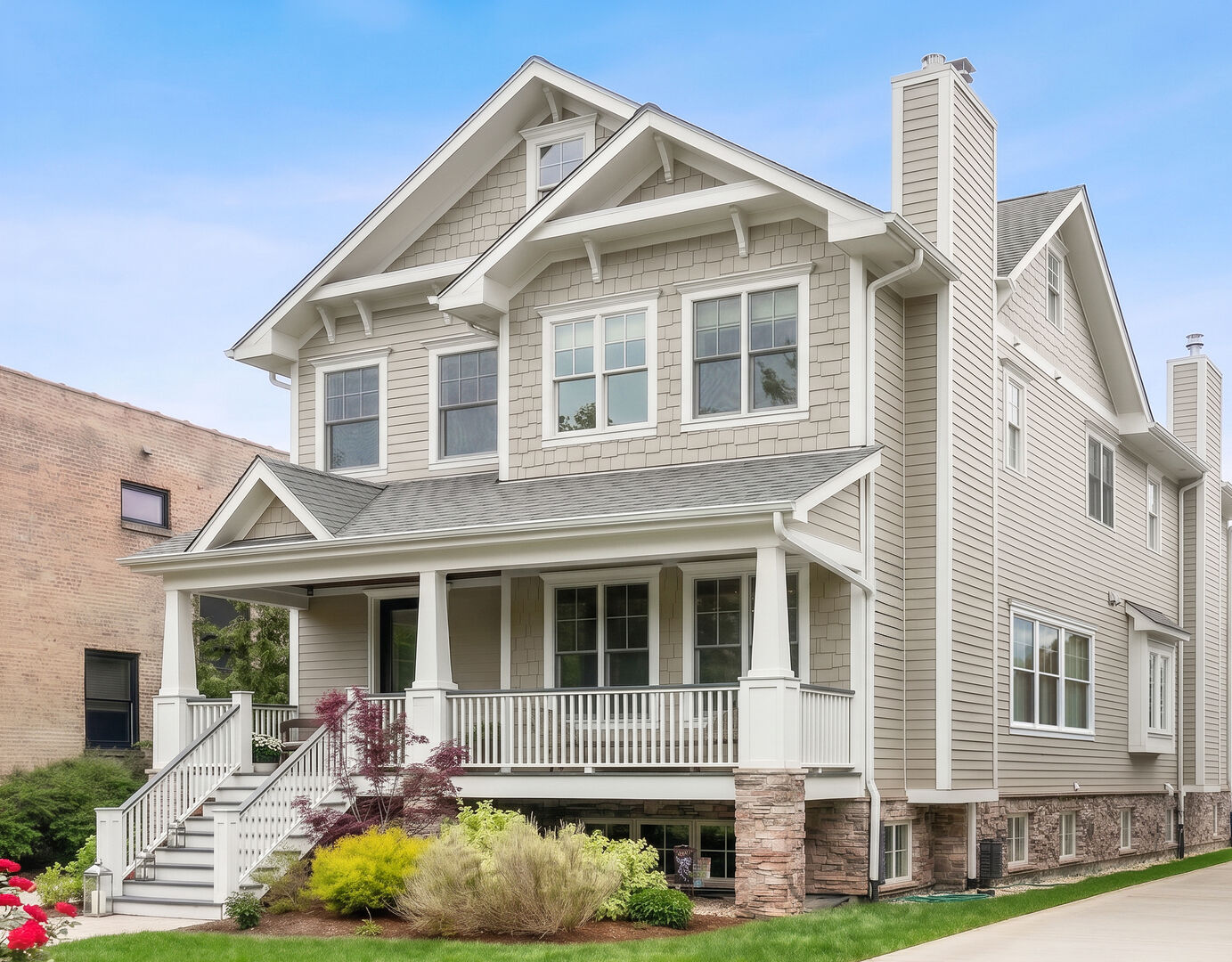 Property Photo: 3830 N Lowell Avenue IL 60641