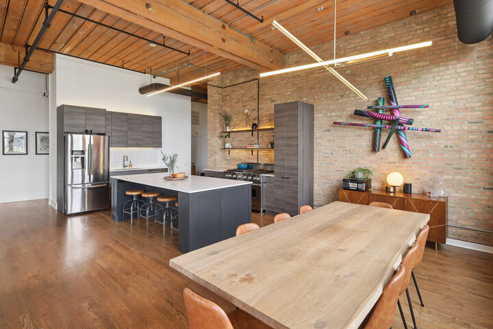 Property Photo: 1327 W Washington Boulevard 4H IL 60607