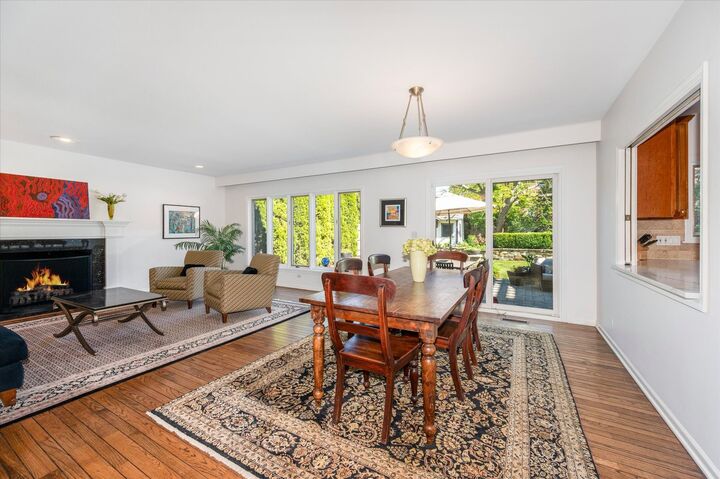 Property Photo:  281 W Elm Park Avenue  IL 60126 