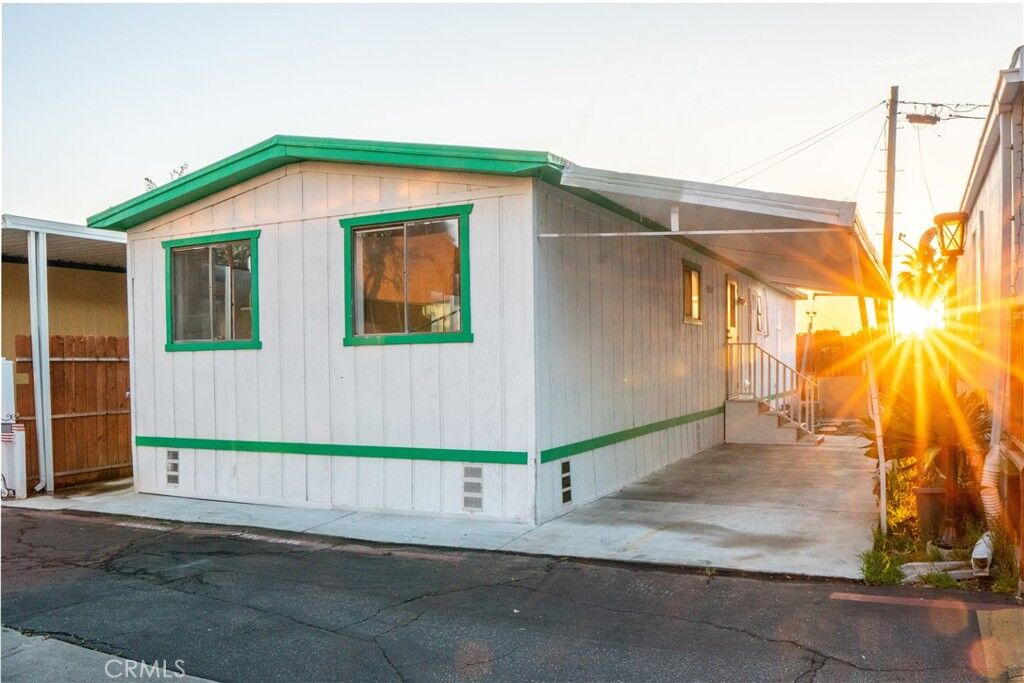 Property Photo:  423 W Route 66 3  CA 91740 