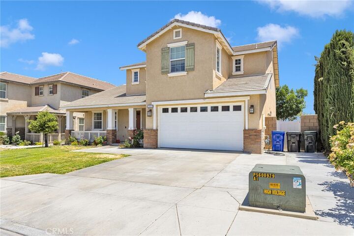 Property Photo:  13059 Heywood Street  CA 92392 