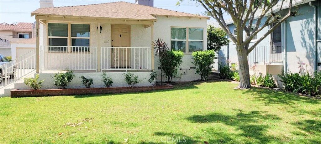 Property Photo: 559 E Providencia CA 91501