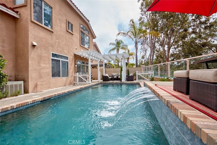Property Photo:  8 Via Anadeja  CA 92688 