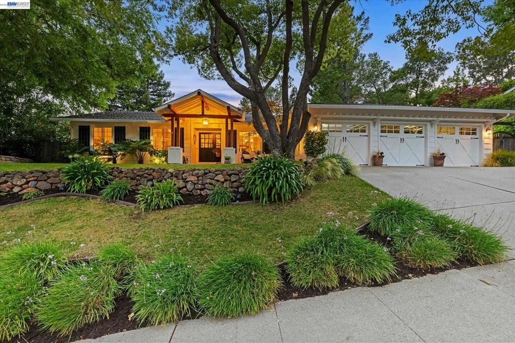 Property Photo:  184 Lowell Dr  CA 94526 