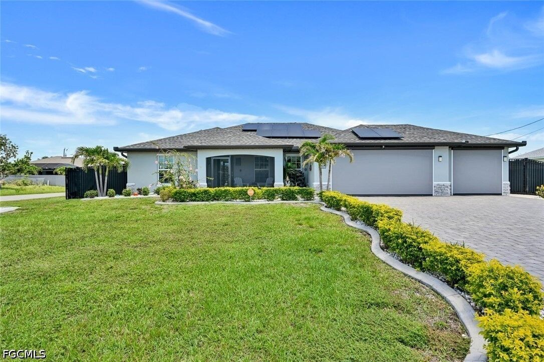 Property Photo: 1811 SW 3rd Terrace FL 33991
