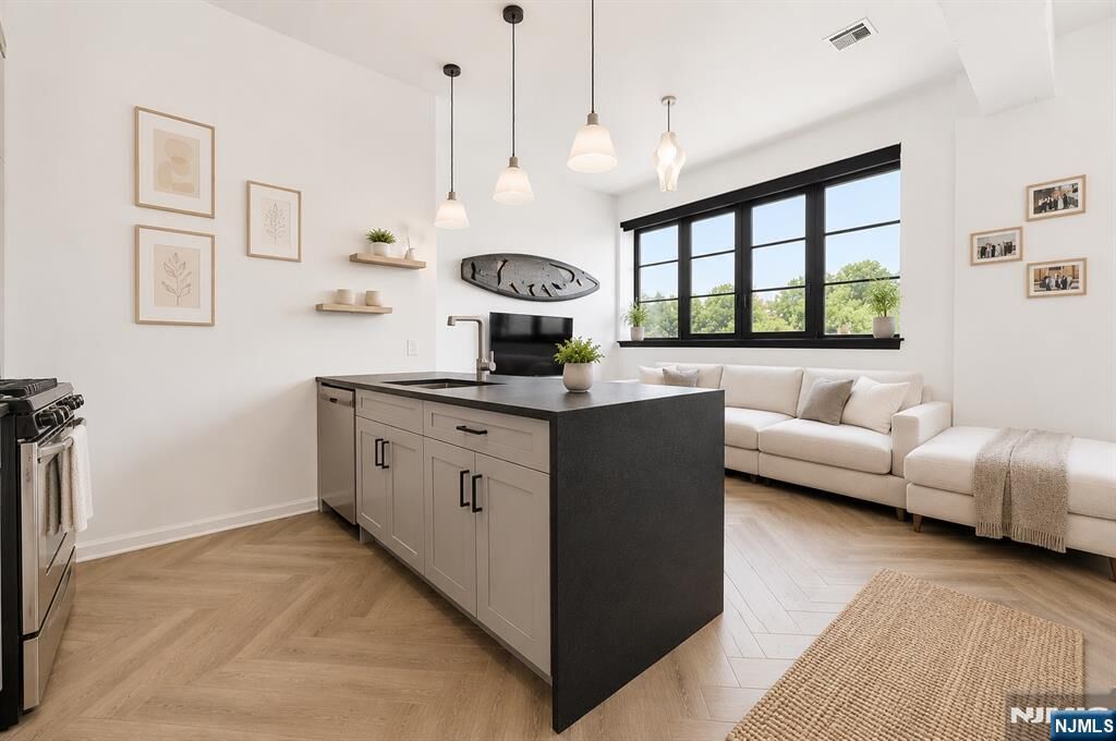 Property Photo:  142 Charles Street 403  NJ 07307 
