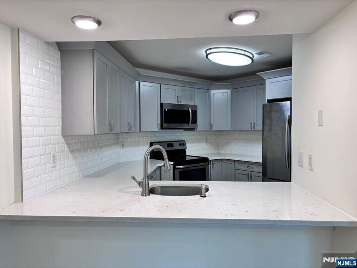 Property Photo: 544 Ridge Lane 5115 NJ 07024