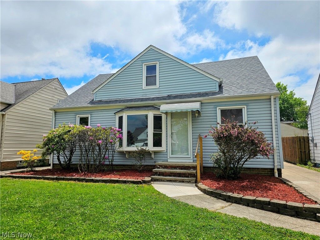 Property Photo: 13508 Oakview Boulevard OH 44125