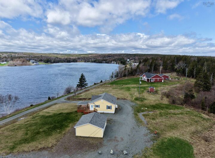 153 Burkes Rd. — photo 1
