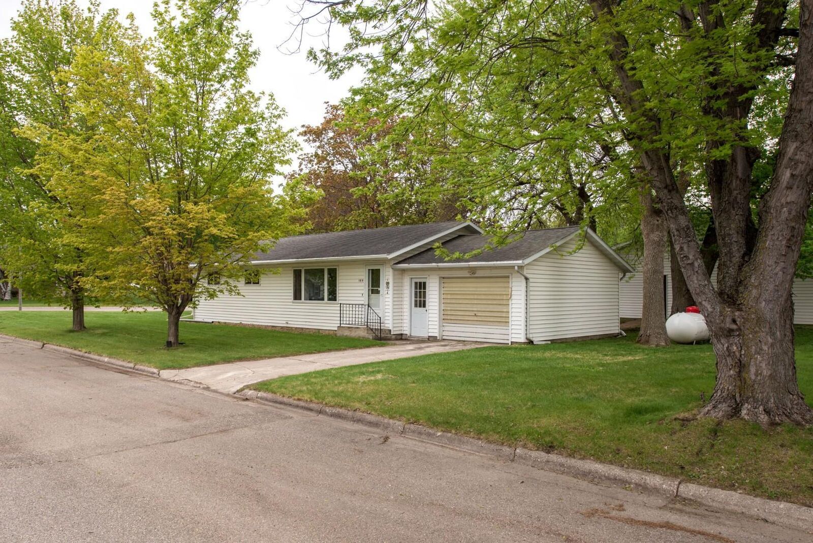 Property Photo:  109 Arkansas Avenue  MN 56339 