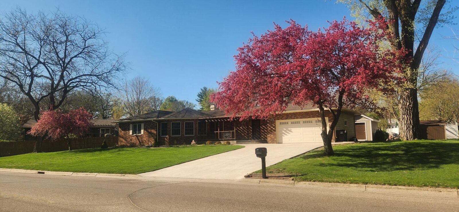 Property Photo:  1005 Richway Drive W  MN 56007 