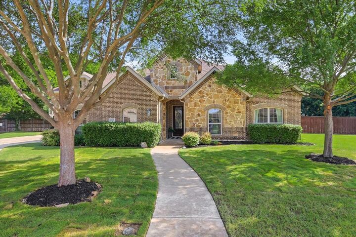 Property Photo: 1309 Chisholm Trail Court TX 76065