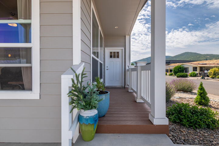 Property Photo:  333 Mountain View Drive 80  OR 97540 