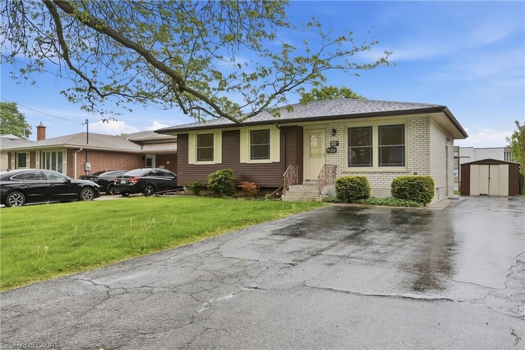 Property Photo:  23 Crescentwood Drive  ON L2N 4K7 