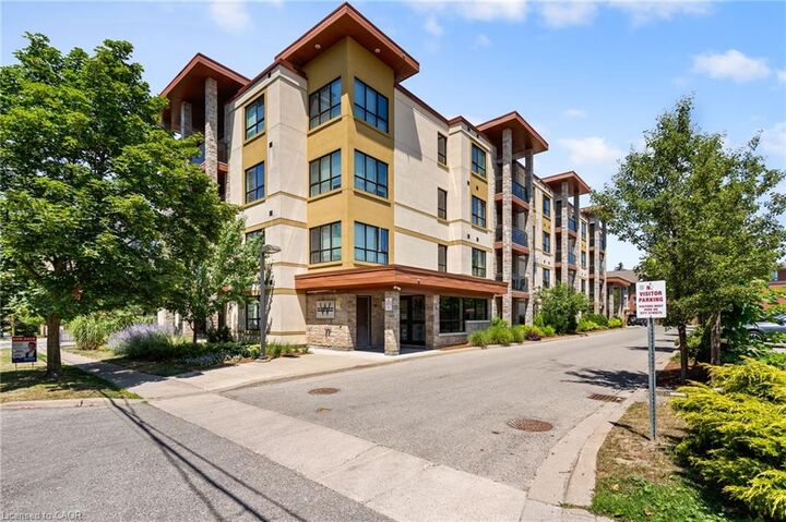 Property Photo:  26 Wellington Street 402  ON L2R 5P8 