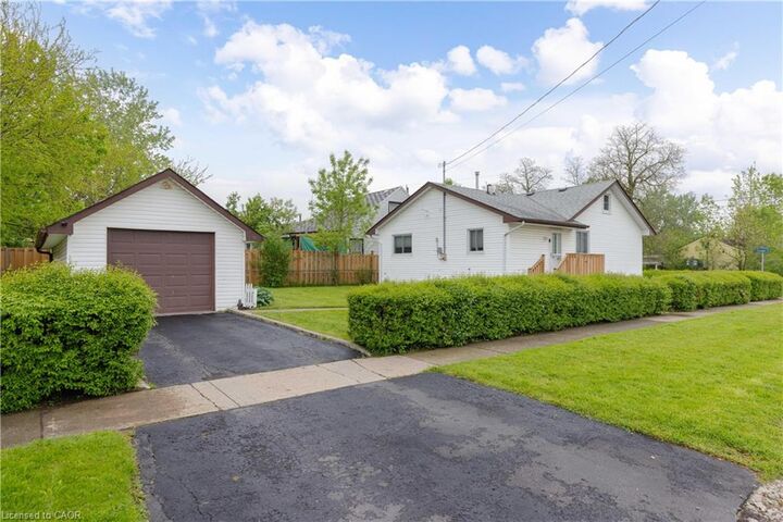 Property Photo:  150 Henrietta Street  ON L2A 2J9 