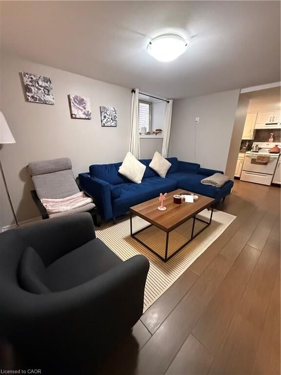 Property Photo:  947 Main Street E 6  ON L8M 1M9 
