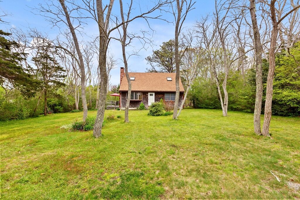 Property Photo:  5 Anderson Ln  MA 02642 